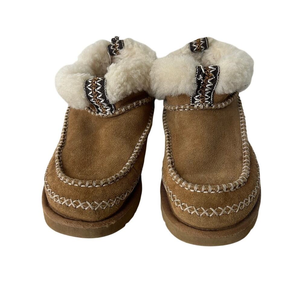 UGG Women's Classic Ultra Mini Alpine Boots in chestnut suede size 6